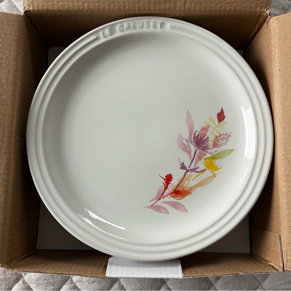 Le Creuset Other - NWT Le Creuset dessert plate set